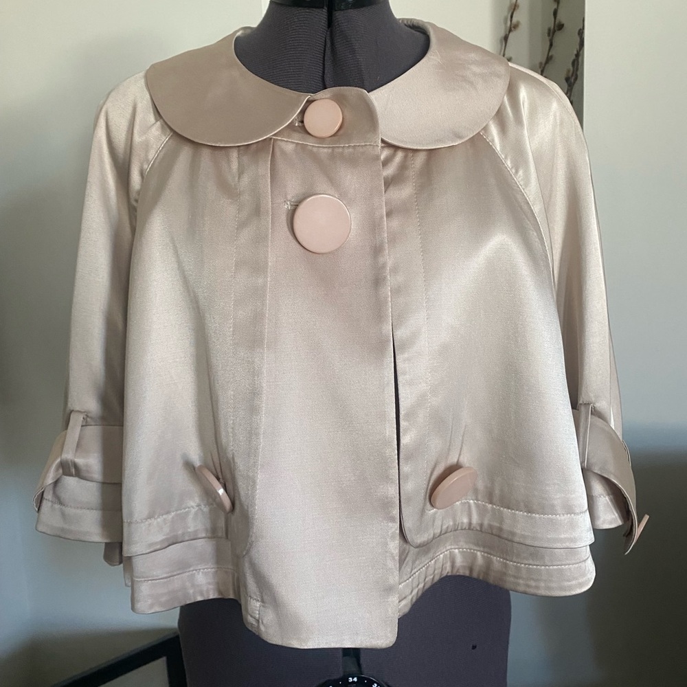 Gorgeous champagne cape/capelet, size small